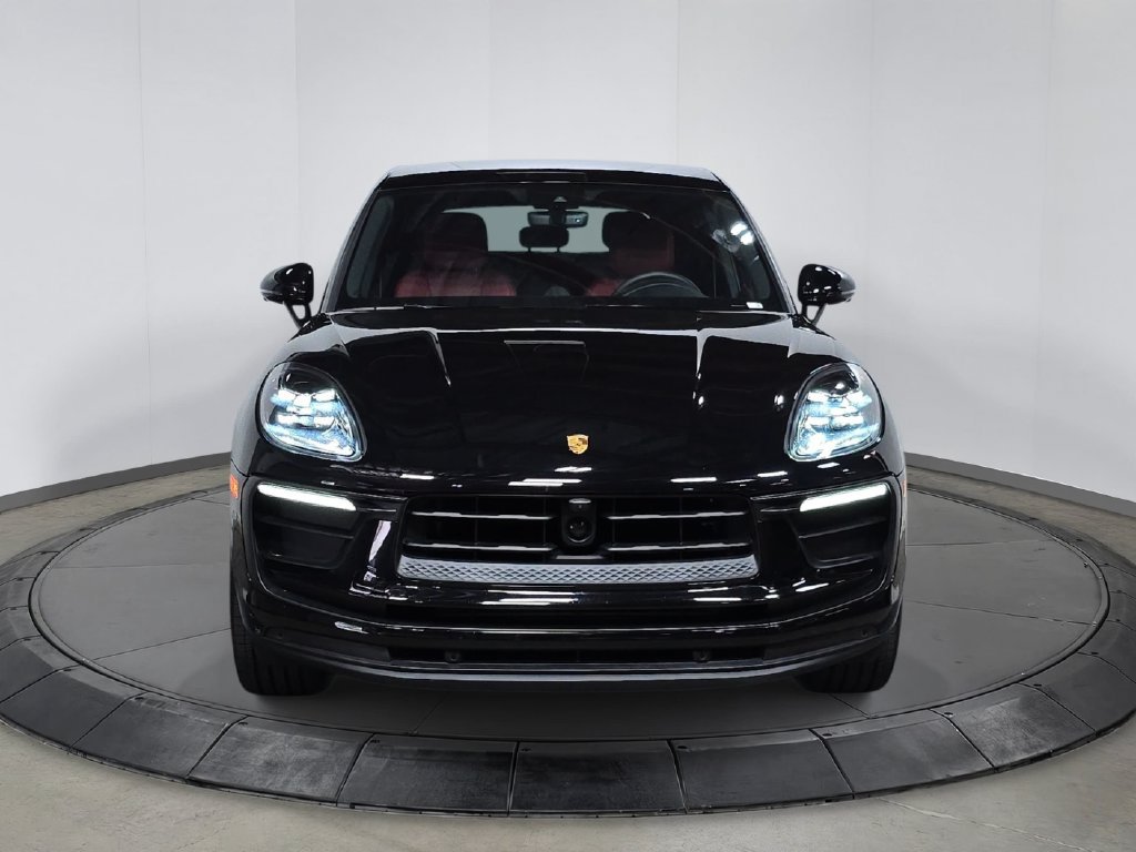 Certified 2026 Porsche Macan AWD/4WD image 10