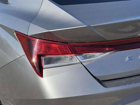 Used 2023 Hyundai Elantra SEL w/ Convenience Package image 9