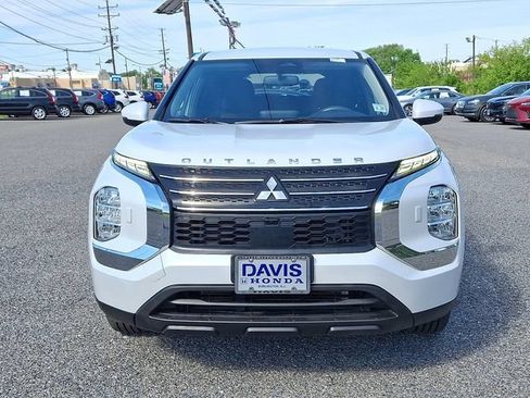 Used 2022 Mitsubishi Outlander ES AWD/4WD image 2