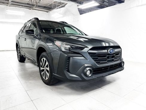 Used 2024 Subaru Outback Premium AWD/4WD image 8