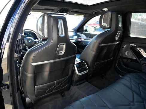 Used 2023 BMW 760i xDrive w/ Executive Package image 35