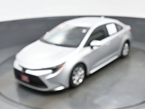 Used 2025 Toyota Corolla LE FWD image 34