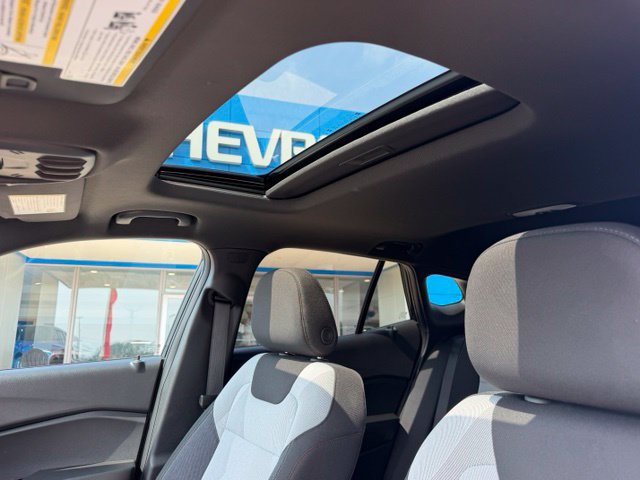 Certified 2024 Chevrolet Trax RS w/ Sunroof Package FWD image 27