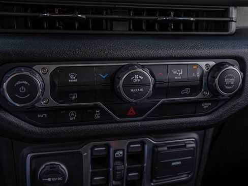 Used 2025 Jeep Wrangler Unlimited Sport image 16