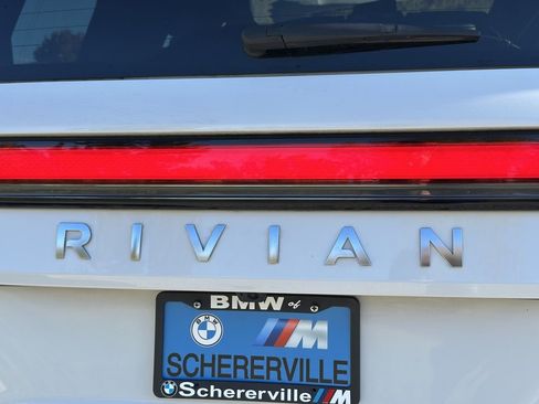 Used 2022 Rivian R1S Launch Edition image 13