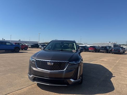 Used 2020 Cadillac XT6 Premium Luxury FWD image 5