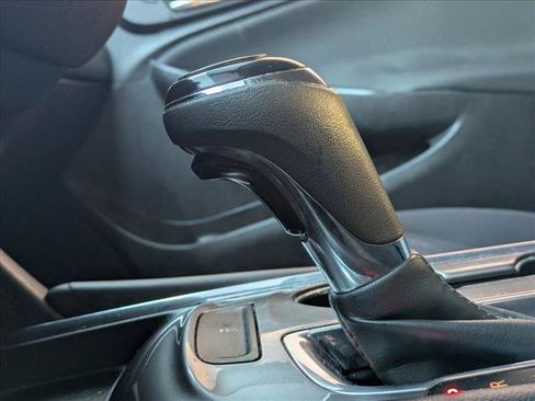 Used 2018 Chevrolet Malibu LT FWD image 9
