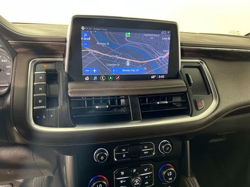 Used 2021 Chevrolet Tahoe LT w/ LT Signature Package image 19