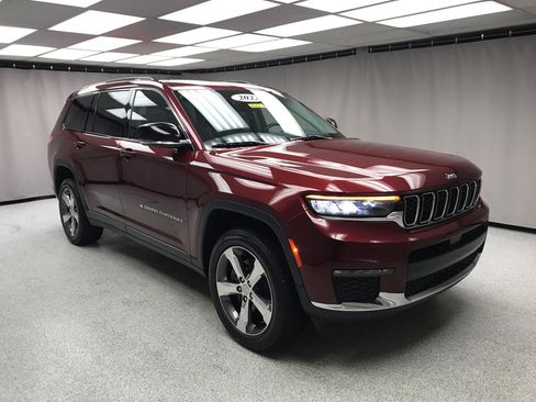 Used 2022 Jeep Grand Cherokee L Limited AWD/4WD image 5