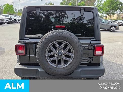 Used 2025 Jeep Wrangler Unlimited Sport AWD/4WD image 12