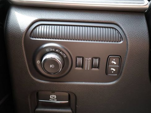Used 2024 Jeep Wagoneer Series II w/ Flexible Seating Group AWD/4WD image 32