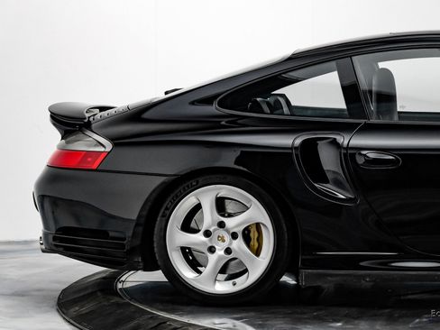 Used 2005 Porsche 911 Turbo S image 17