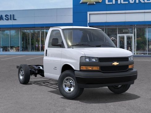 New 2026 Chevrolet Express 3500 w/ Power Convenience Package RWD image 7
