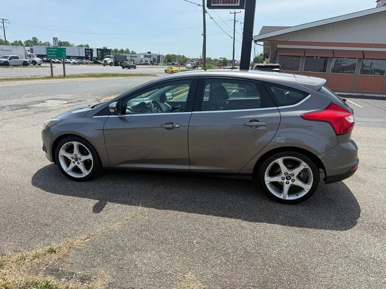 Used 2013 Ford Focus Titanium w/ Titanium Handling Pkg FWD image 4