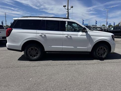 New 2026 Ford Expedition Active image 4