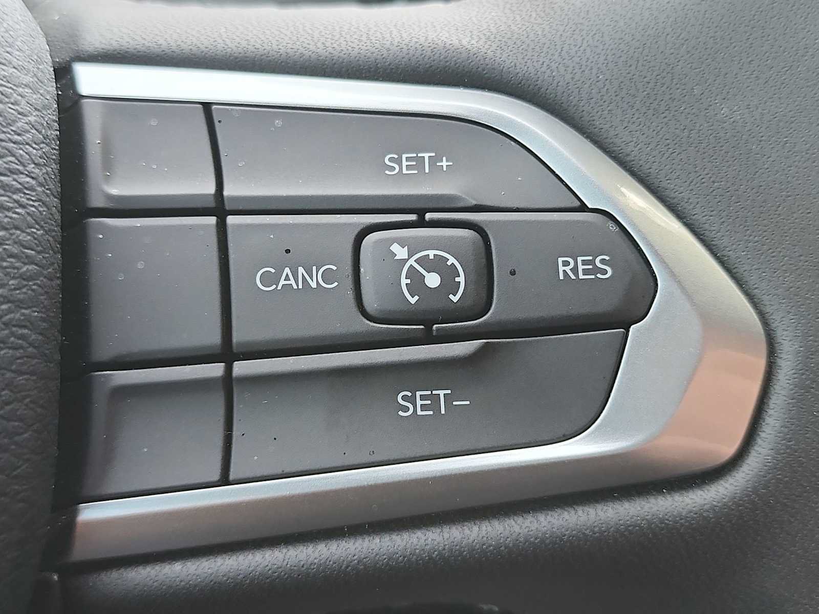 Used 2026 Jeep Compass Latitude AWD/4WD image 27