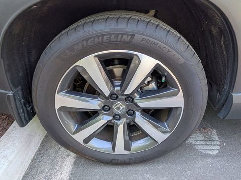 Used 2025 Honda Pilot Touring image 7