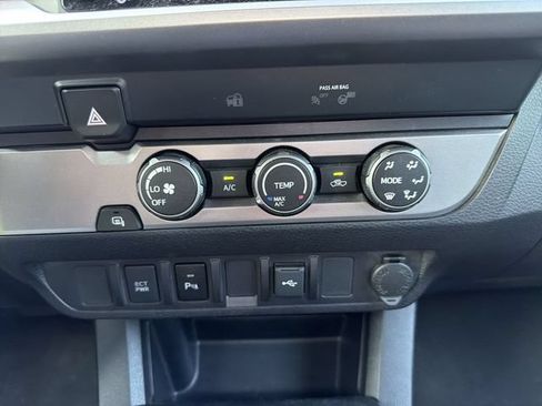 Used 2020 Toyota Tacoma SR5 RWD image 19