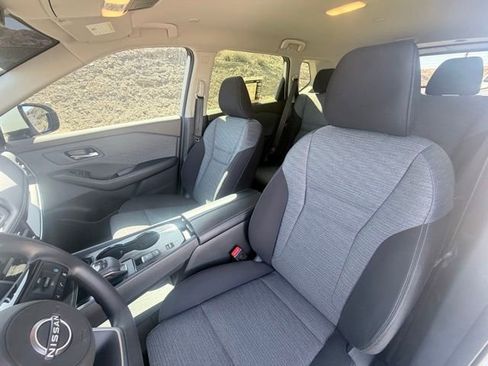 Certified 2023 Nissan Rogue SV FWD image 22