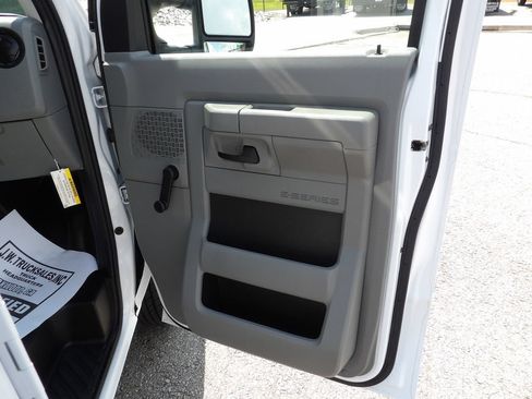 Used 2024 Ford E-350 and Econoline 350 Super Duty w/ Driver's Safety Package RWD image 23