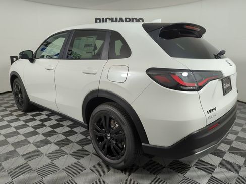 New 2026 Honda HR-V Sport image 3