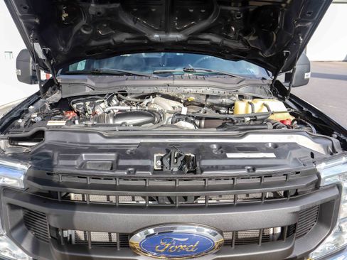 Used 2022 Ford F550 4x4 Regular Cab Super Duty w/ Power Equipment Group image 26