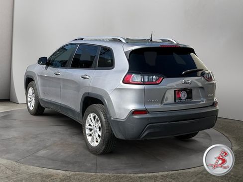 Used 2020 Jeep Cherokee Latitude w/ Cold Weather Group AWD/4WD image 5