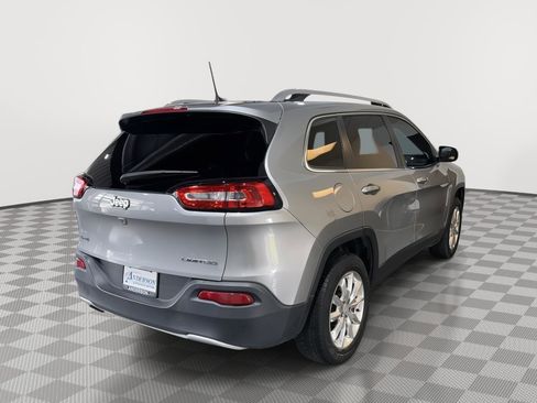 Used 2017 Jeep Cherokee Limited AWD/4WD image 7