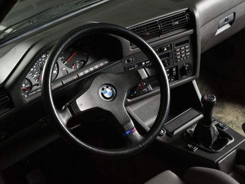 Used 1988 BMW M3 Coupe RWD image 5