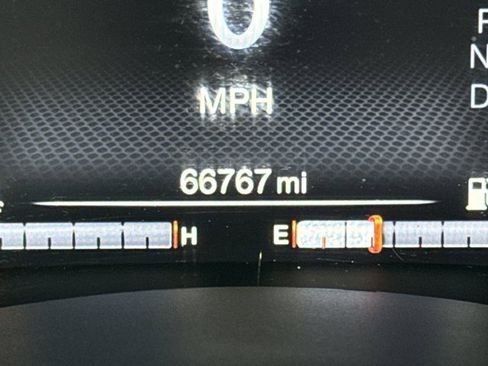 Used 2016 Jeep Renegade Limited image 21