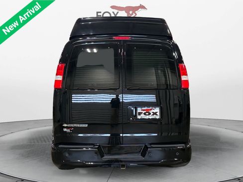 Used 2021 Chevrolet Express 2500 RWD image 5