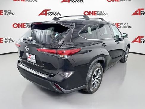 Certified 2021 Toyota Highlander XLE FWD image 8