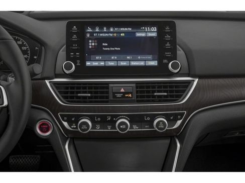 Used 2022 Honda Accord Touring image 7