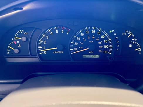 Used 2000 Toyota Tundra SR5 image 9