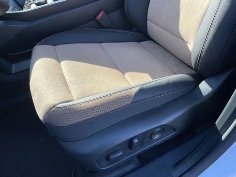 New 2026 Chevrolet Equinox ACTIV w/ Convenience Package III image 17