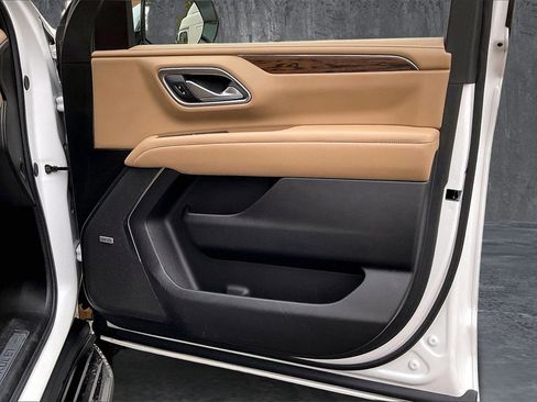 Used 2024 Chevrolet Suburban Premier image 28