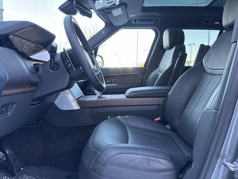Used 2024 Land Rover Range Rover SE image 16