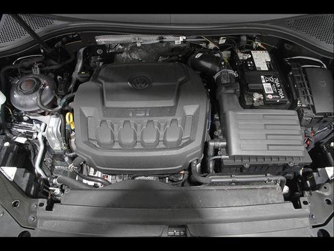 Certified 2024 Volkswagen Tiguan SE AWD/4WD image 22
