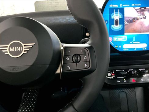 Used 2025 MINI Cooper 2-Door Hardtop image 21