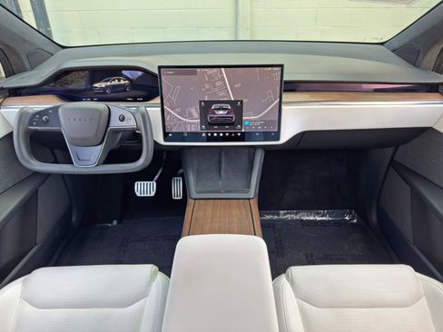 Used 2023 Tesla Model X AWD/4WD image 12