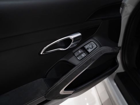 Used 2018 Porsche 911 GT3 RWD image 6