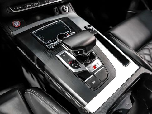 Used 2018 Audi SQ5 Prestige w/ Prestige Package AWD/4WD image 32