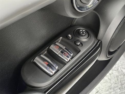 Used 2020 MINI Cooper S image 24