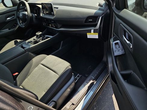 New 2026 Nissan Rogue SV image 7