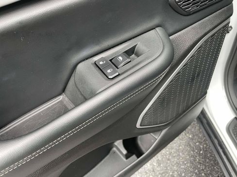 Used 2021 Jeep Grand Cherokee L Limited AWD/4WD image 18