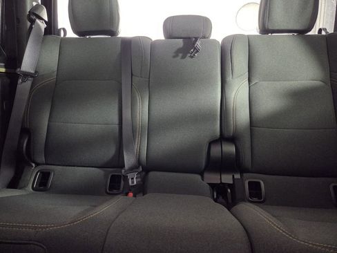 Certified 2025 Jeep Gladiator Sport image 24