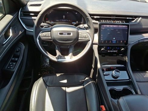 Used 2024 Jeep Grand Cherokee L Limited w/ Luxury Tech Group II AWD/4WD image 11