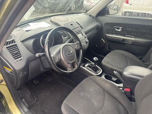 Used 2013 Kia Soul + image 9
