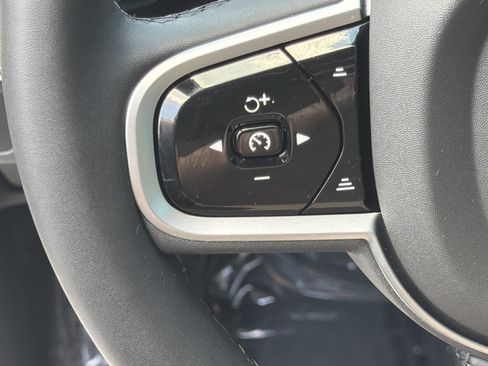 Certified 2026 Volvo XC90 B5 Plus w/ Protection Package Premier AWD/4WD image 19
