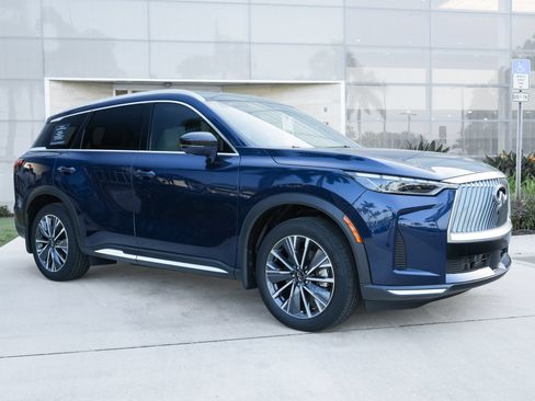 Certified 2026 INFINITI QX60 Luxe w/ Cargo Package FWD image 2